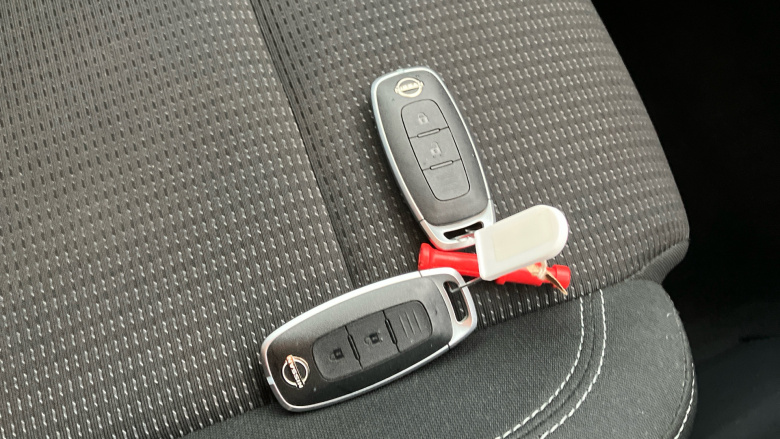 Nissan Qashqai 1.3 DiG-T MH Acenta Premium 5dr Petrol Hatchback